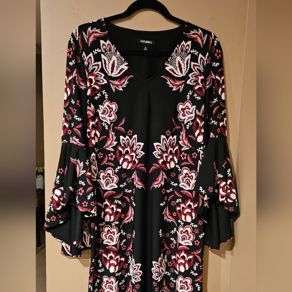 Roz & Ali Black and Red Floral Midi Dress With Bell Sleeves